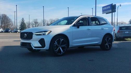 2025 Volvo XC60 Plug-In Hybrid T8 Ultra
