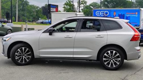 2025 Volvo XC60 B5 PLUS AWD