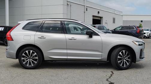 2025 Volvo XC60 B5 PLUS AWD