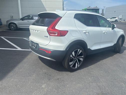 2024 Volvo XC40 Ultimate