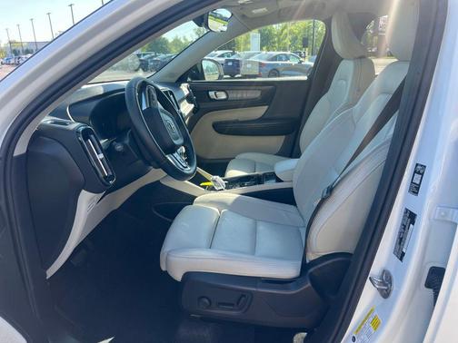Crystal White 2026 Volvo XC40 B5 Plus