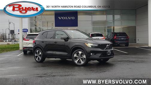 2025 Volvo XC40 B5 Plus Dark Theme