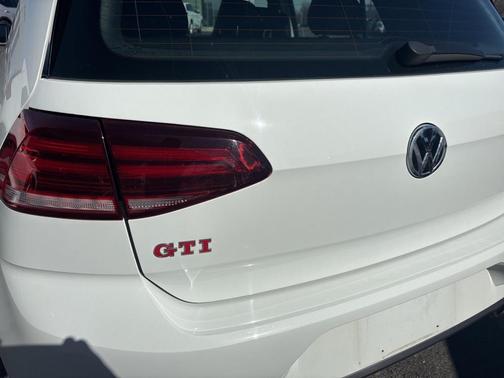 2021 Volkswagen Golf GTI 2.0T S DSG