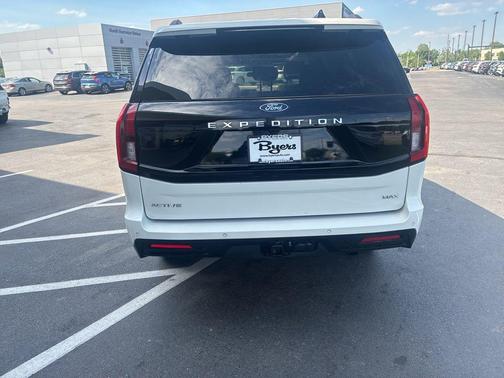 White Metallic 2025 Ford Expedition Active