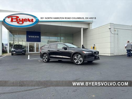 2025 Volvo V60 Cross Country B5 Plus