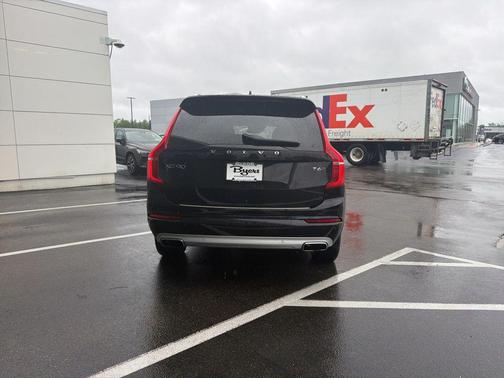 Onyx Black Metallic 2021 Volvo XC90 T6 Momentum