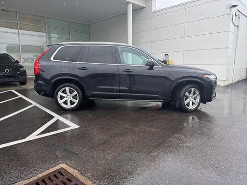 Onyx Black Metallic 2021 Volvo XC90 T6 Momentum