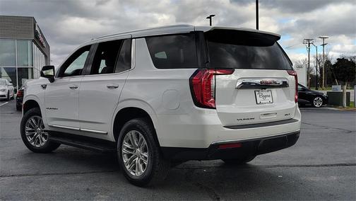 2023 GMC Yukon SLT