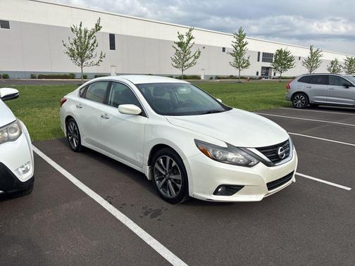 2016 Nissan Altima 2.5 SR