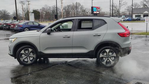 2026 Volvo XC40 B5 Plus