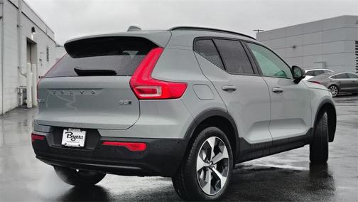 2026 Volvo XC40 B5 Plus
