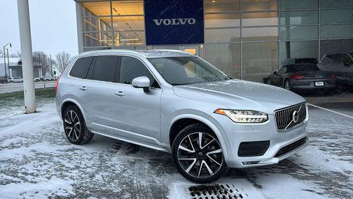 2021 Volvo XC90 T6 Momentum