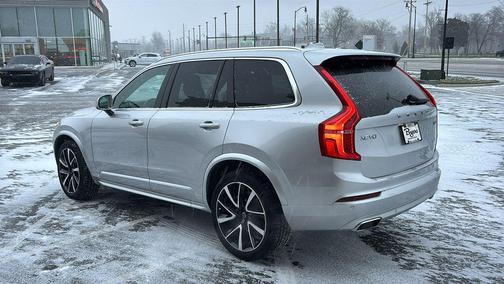 2021 Volvo XC90 T6 Momentum