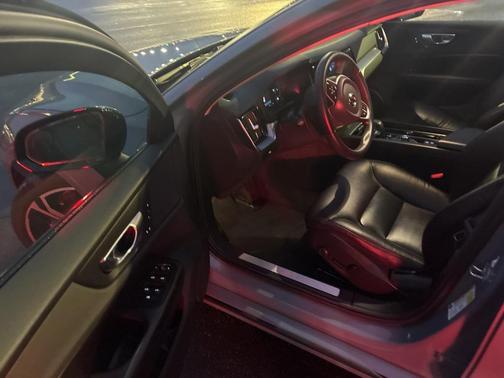 2023 Volvo S60 B5 Core Dark Theme