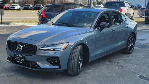 2023 Volvo S60 B5 Core Dark Theme