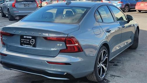 2023 Volvo S60 B5 Core Dark Theme
