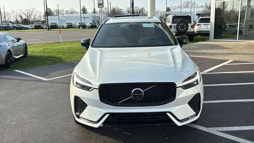Crystal White Metallic 2026 Volvo XC60 B5 Plus