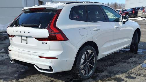 2026 Volvo XC60 B5 Plus