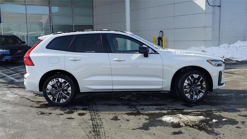 2026 Volvo XC60 B5 Plus