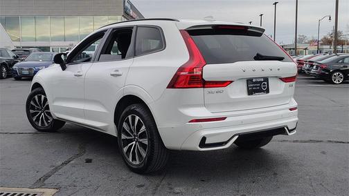 2023 Volvo XC60 B5 Plus Dark Theme