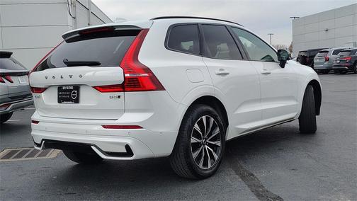 2023 Volvo XC60 B5 Plus Dark Theme
