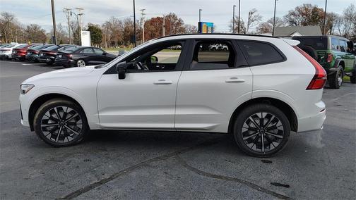 2026 Volvo XC60 B5 Plus