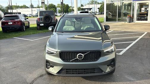Forest Lake 2026 Volvo XC40 B5 Plus