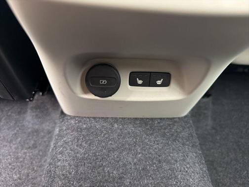 Forest Lake 2026 Volvo XC40 B5 Plus