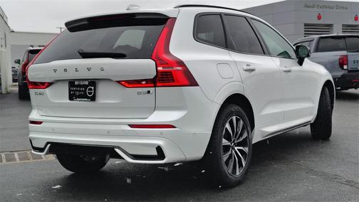 2023 Volvo XC60 B5 Plus Dark Theme
