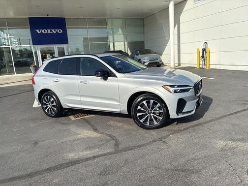 Silver Dawn Metallic 2025 Volvo XC60 B5 Plus