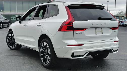 2026 Volvo XC60 B5 Plus
