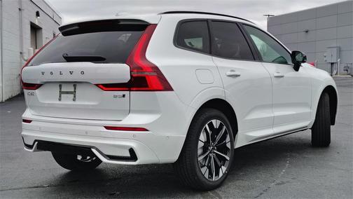 2026 Volvo XC60 B5 Plus