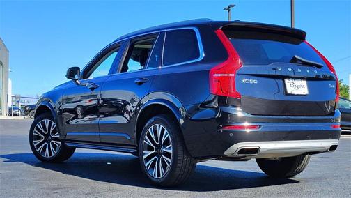 2020 Volvo XC90 T6 Momentum