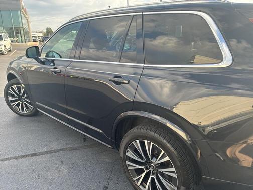 2020 Volvo XC90 T6 Momentum