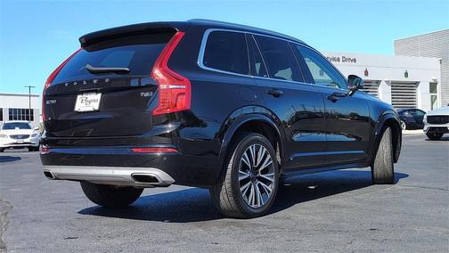 2020 Volvo XC90 T6 Momentum