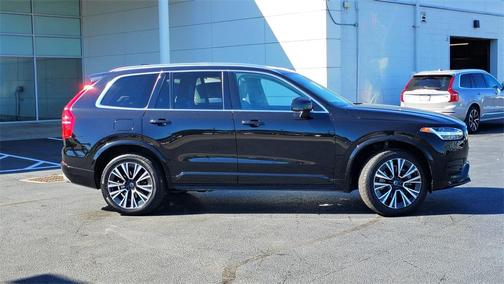 2020 Volvo XC90 T6 Momentum