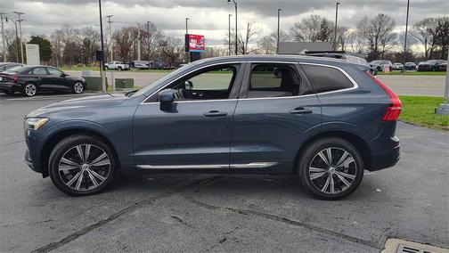 2023 Volvo XC60 B5 Plus Bright Theme