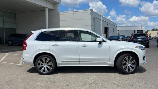 2025 Volvo XC90 B6 Plus 7-Seater