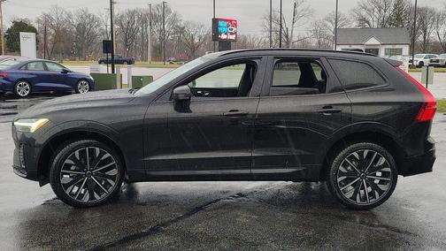 2026 Volvo XC60 B5 Ultra