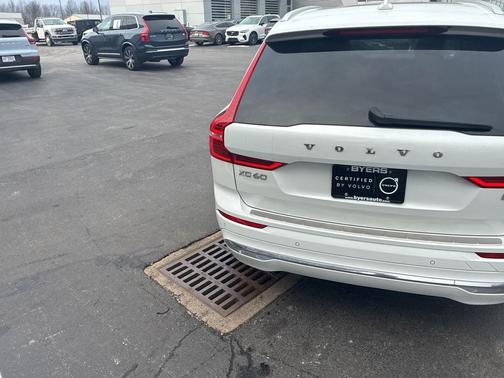 2023 Volvo XC60 B5 Plus Bright Theme