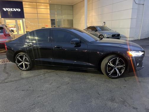 2025 Volvo S60 B5 Core