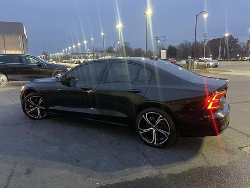 2025 Volvo S60 B5 Core