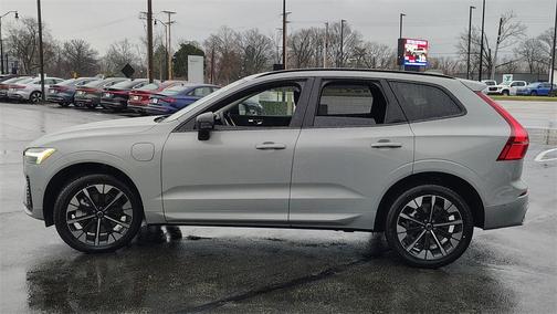 2026 Volvo XC60 Plug-In Hybrid T8 Plus