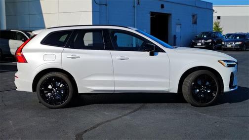 2026 Volvo XC60 B5 Ultra Black Edition