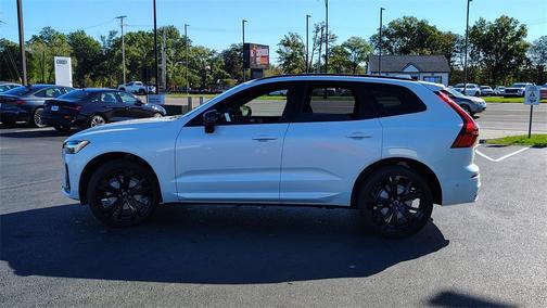 2026 Volvo XC60 B5 Ultra Black Edition