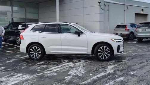 2024 Volvo XC60 B5 Plus Dark Theme