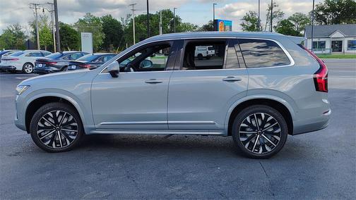 2026 Volvo XC90 B5 Plus