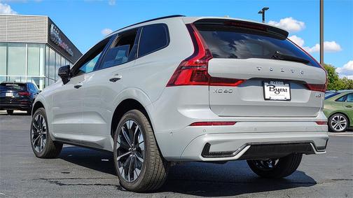 2026 Volvo XC60 B5 Plus