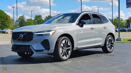2026 Volvo XC60 B5 Plus