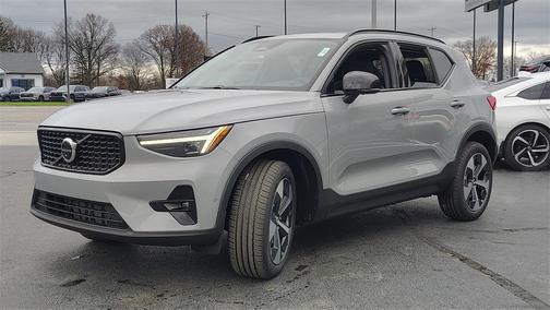 2026 Volvo XC40 B5 Plus